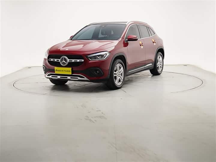 Фото 1 - Mercedes-Benz GLA-Class