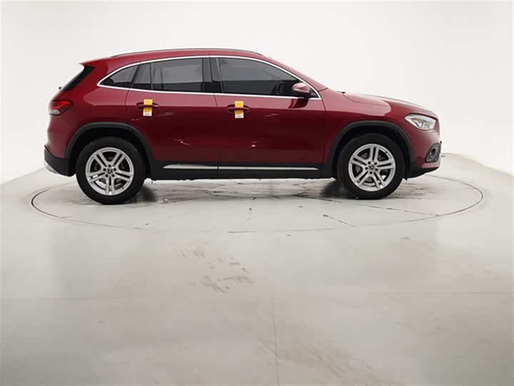 Фото 9 - Mercedes-Benz GLA-Class
