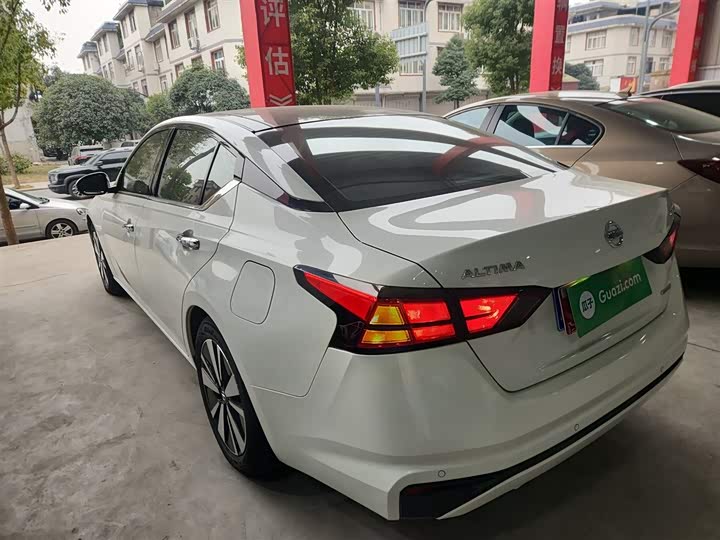 Фото 5 - Nissan Teana