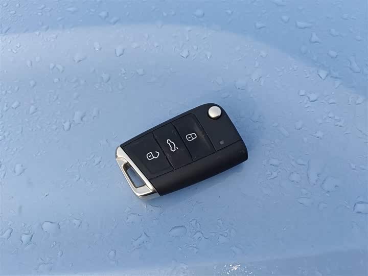 Фото 9 - Volkswagen Tharu