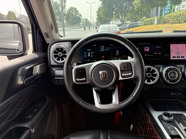 Фото 6 - Tank 300