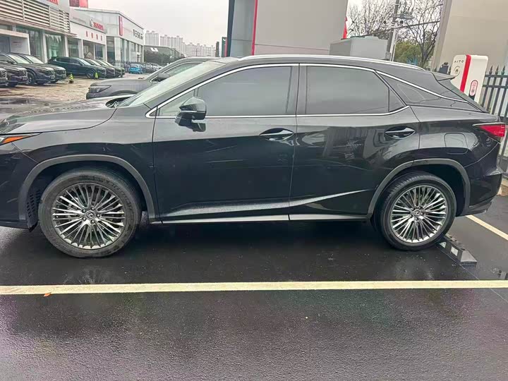 Фото 2 - Lexus RX