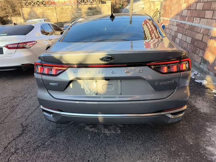 Фото 6 - Ford Mondeo