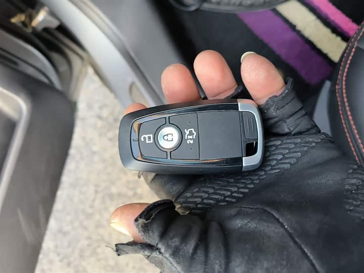 Фото 9 - Ford Mondeo