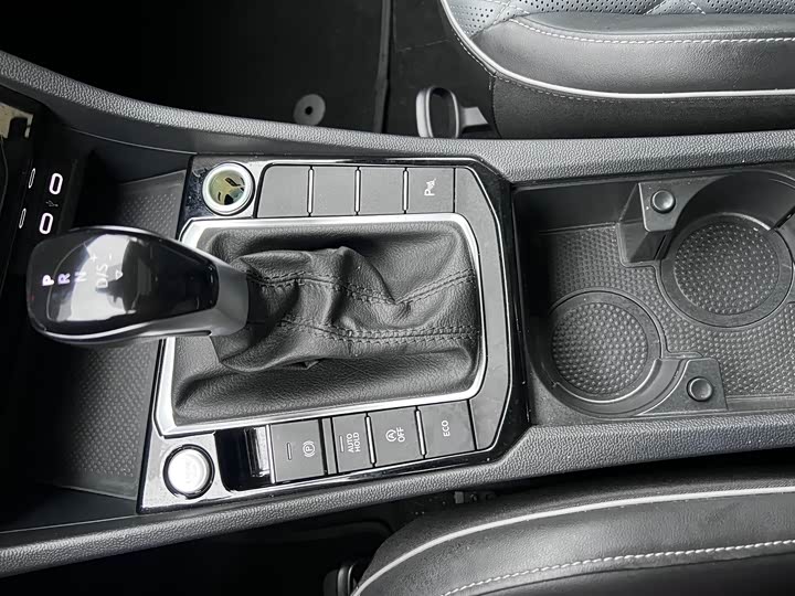 Фото 7 - Volkswagen Sagitar L