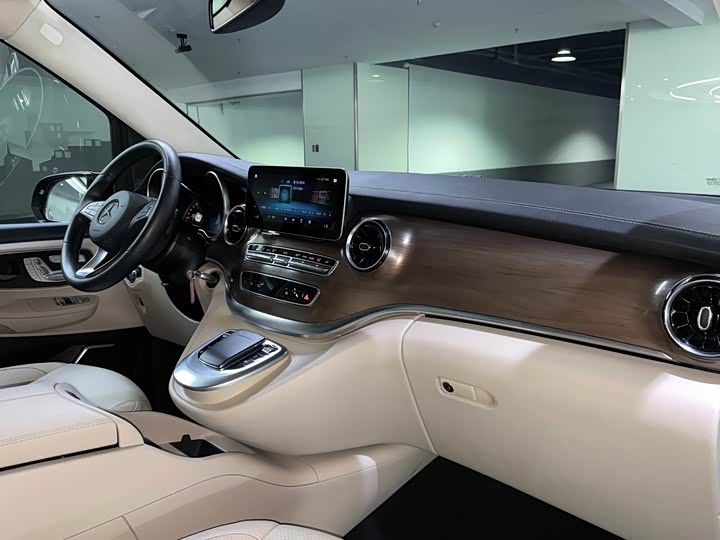 Фото 4 - Mercedes-Benz V-Class