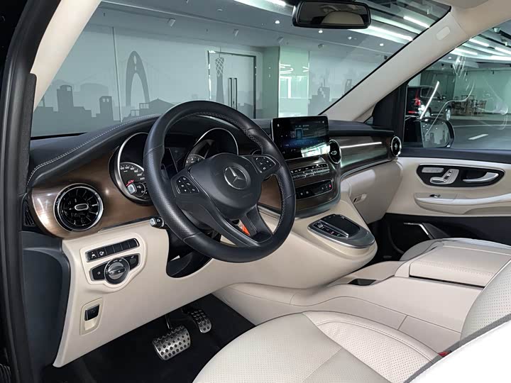 Фото 5 - Mercedes-Benz V-Class