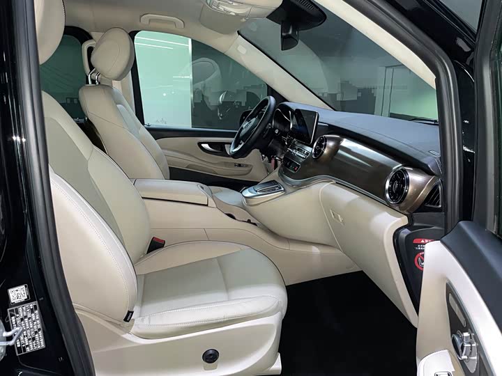 Фото 6 - Mercedes-Benz V-Class