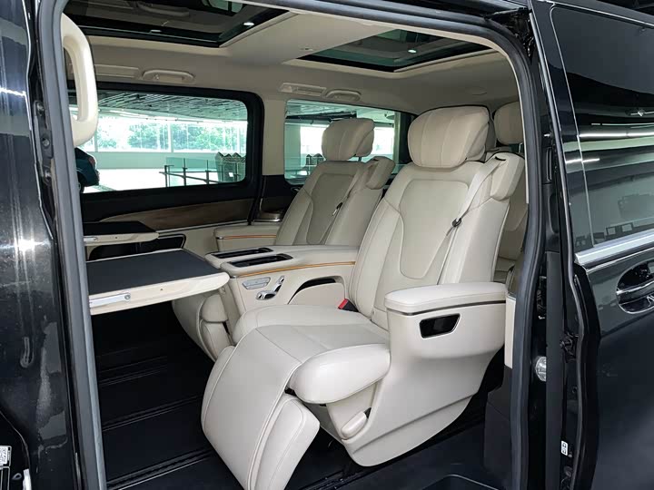 Фото 7 - Mercedes-Benz V-Class