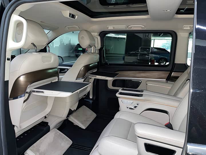 Фото 8 - Mercedes-Benz V-Class