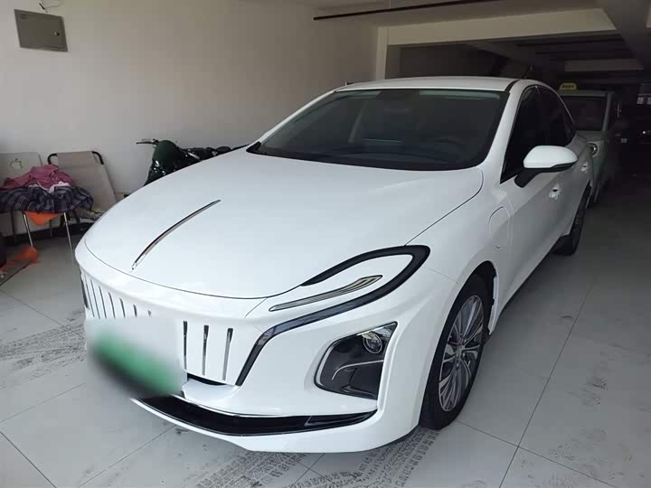 Фото 2 - Hongqi E-QM5