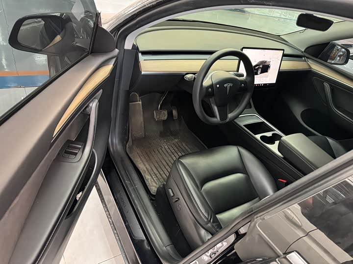 Фото 4 - Tesla Model Y