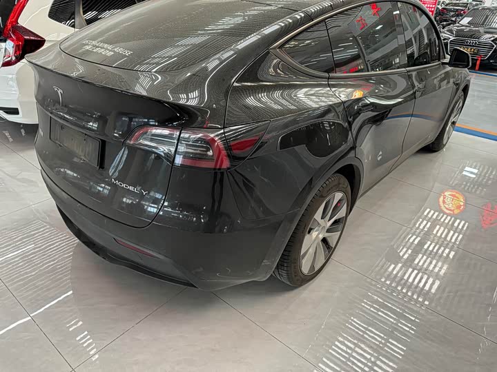 Фото 9 - Tesla Model Y
