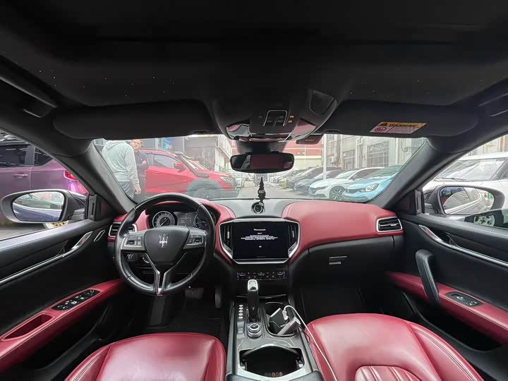 Фото 2 - Maserati Ghibli