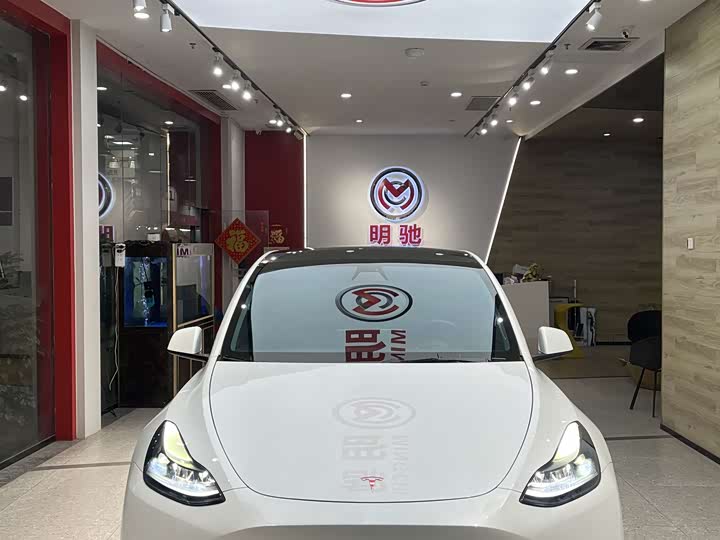 Фото 2 - Tesla Model Y