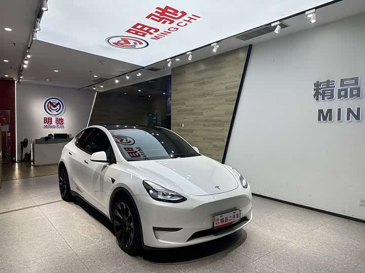 Фото 3 - Tesla Model Y