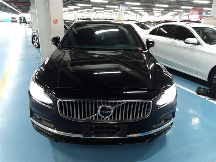 Фото 3 - Volvo S90