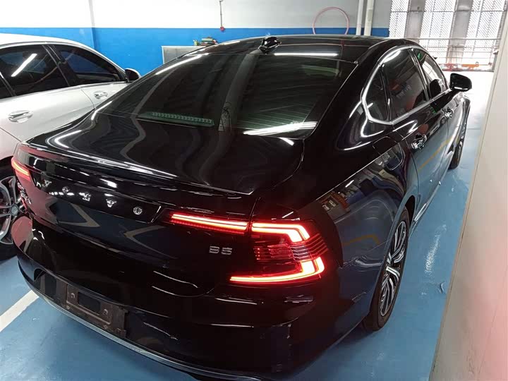 Фото 6 - Volvo S90