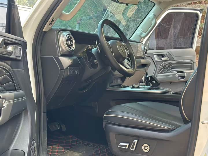 Фото 6 - Tank 300