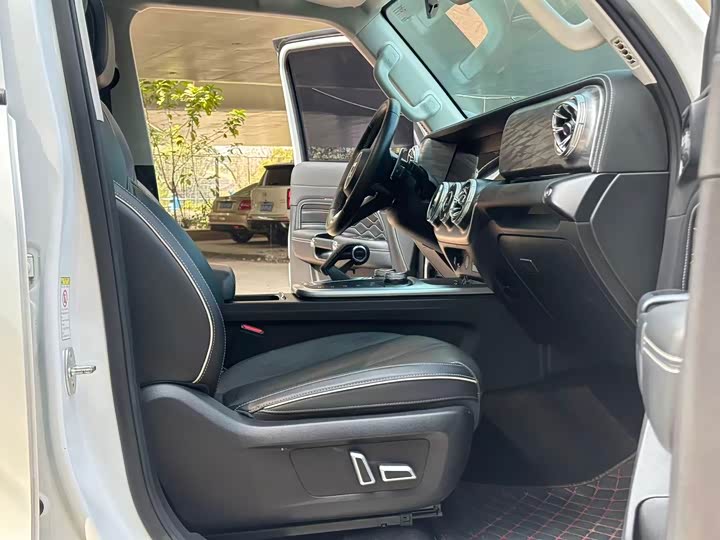 Фото 7 - Tank 300