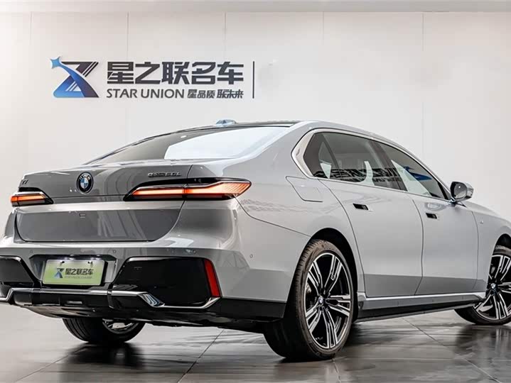 Фото 7 - BMW i7