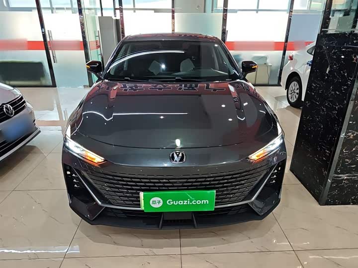 Фото 3 - Changan UNI-V Hybrid