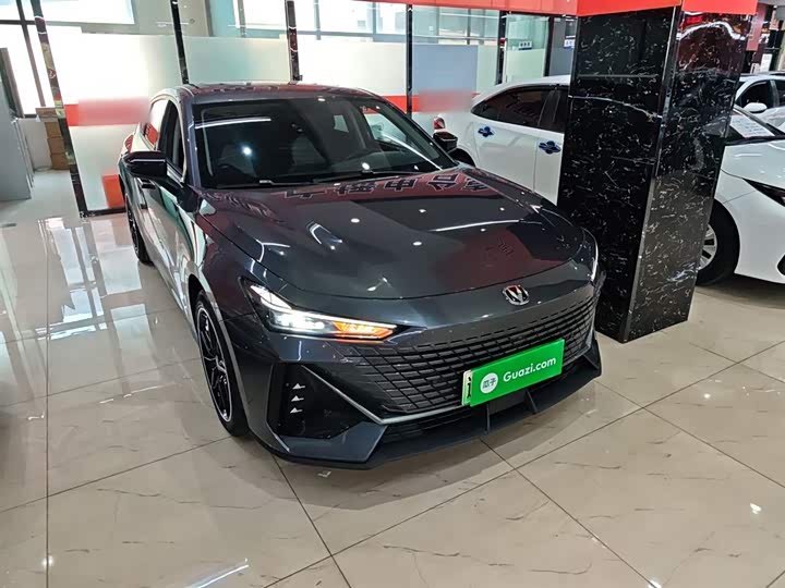 Фото 4 - Changan UNI-V Hybrid