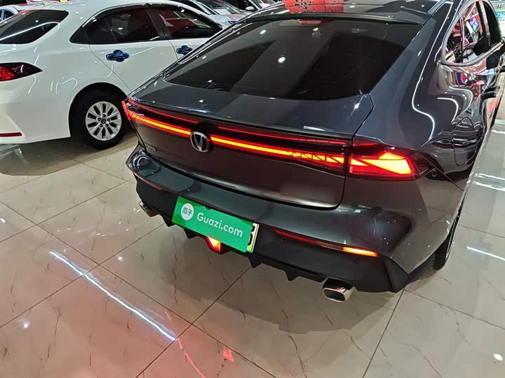 Фото 6 - Changan UNI-V Hybrid