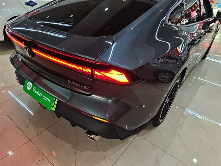 Фото 8 - Changan UNI-V Hybrid