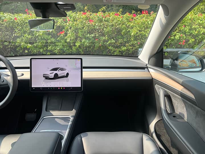 Фото 7 - Tesla Model Y