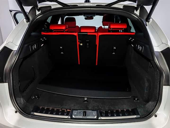 Фото 6 - Jaguar F-Pace