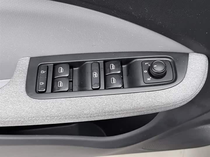 Фото 9 - Leapmotor T03