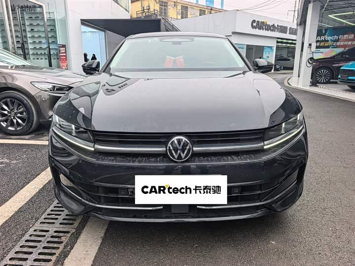 Фото 2 - Volkswagen Magotan