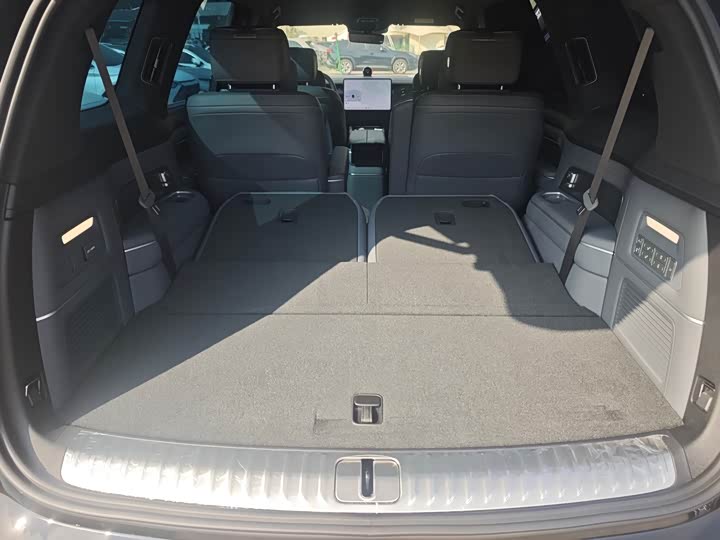 Фото 9 - Nio ES8