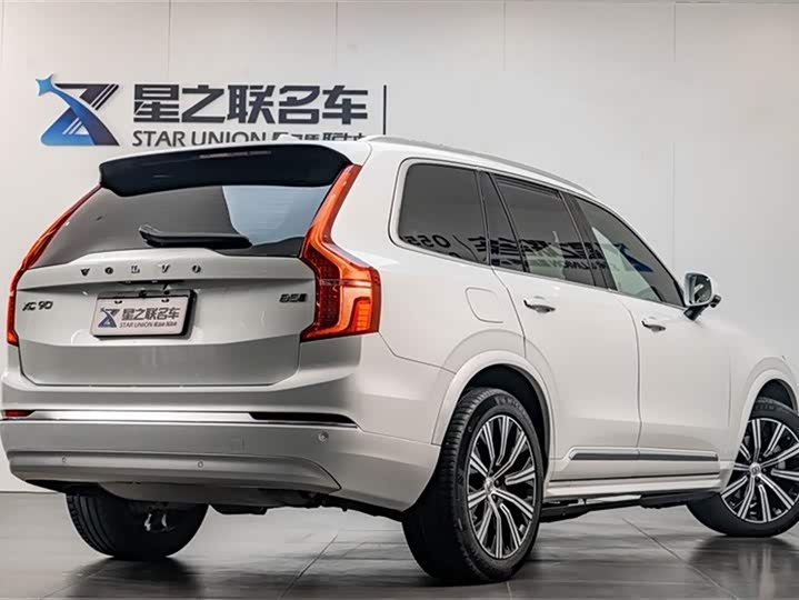 Фото 7 - Volvo XC90