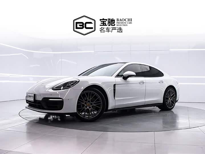 Фото 1 - Porsche Panamera