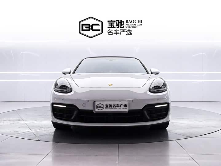 Фото 2 - Porsche Panamera