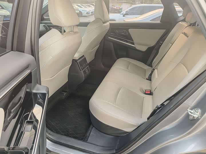 Фото 8 - Toyota bZ4X