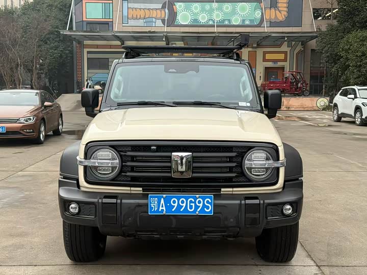 Фото 2 - Tank 300