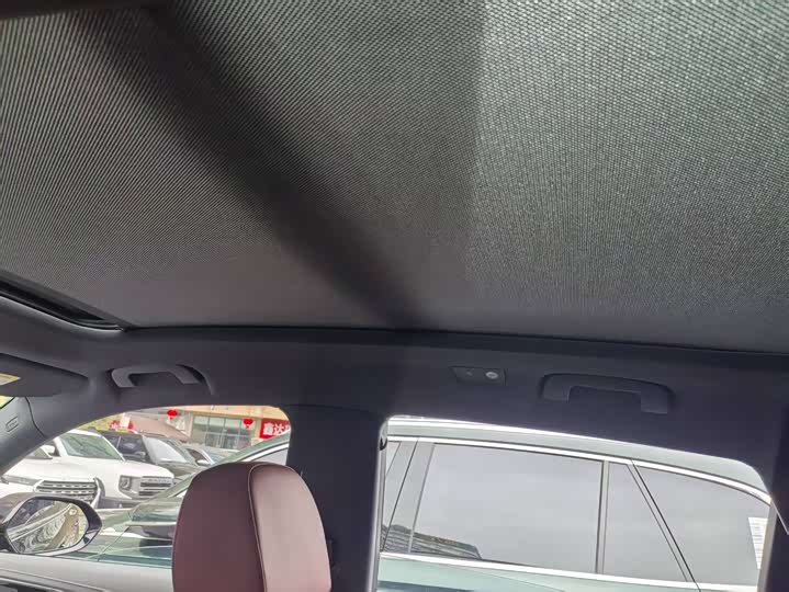 Фото 8 - Hongqi HS5