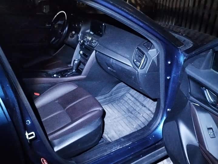 Фото 8 - Mazda CX-4