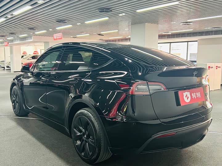 Фото 6 - Tesla Model Y