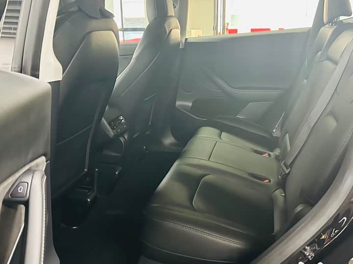 Фото 8 - Tesla Model Y