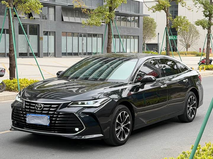 Фото 1 - Toyota Avalon