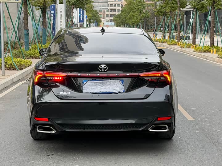 Фото 5 - Toyota Avalon