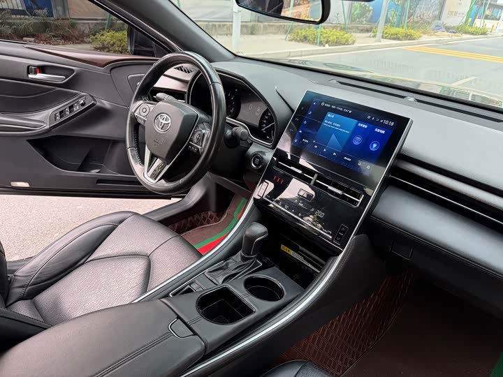 Фото 9 - Toyota Avalon