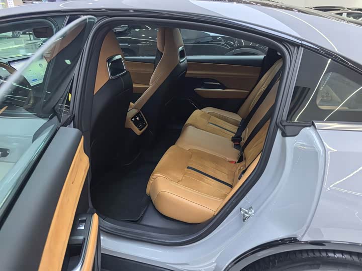 Фото 9 - Mazda EZ-6