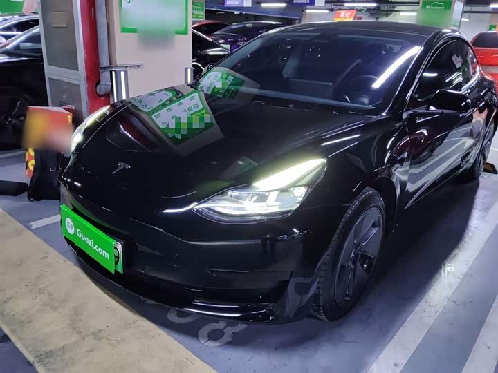 Фото 2 - Tesla Model 3