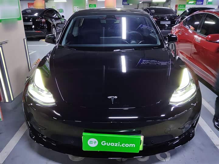 Фото 3 - Tesla Model 3