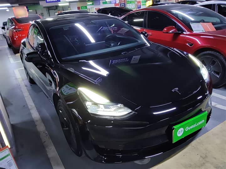 Фото 4 - Tesla Model 3